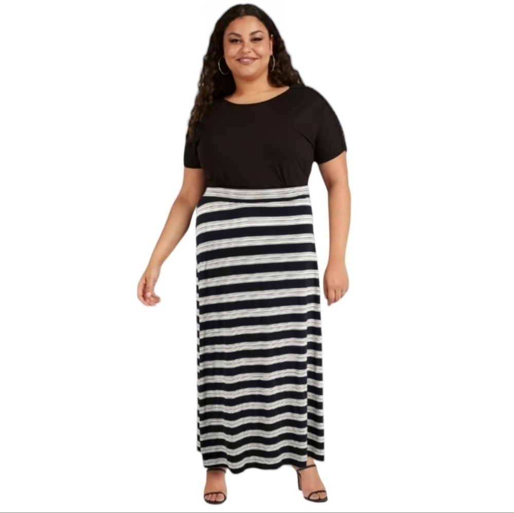 NWT🔖Studio 253 black and‎ white striped maxi skirt size L